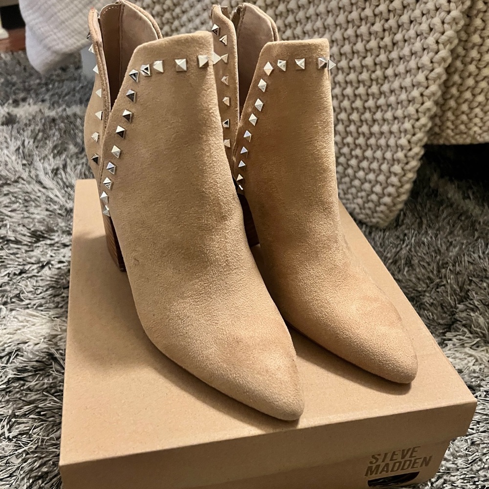 Steve Madden studded booties size 7.5